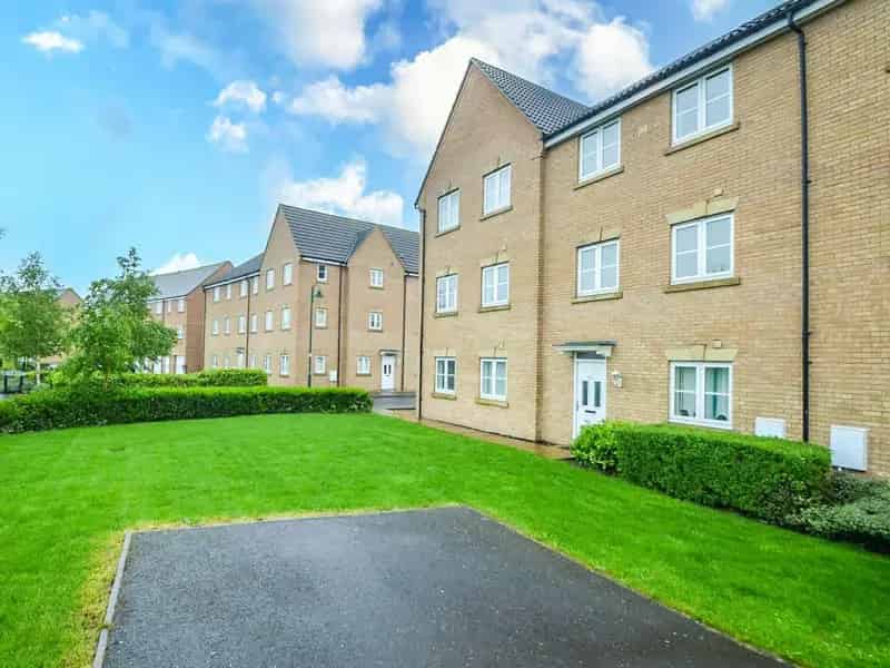 Modern One Bedroom Apartment Hampton Hargate Allocated Parking
