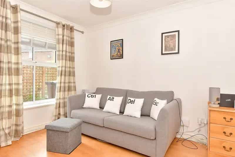 4 Bedroom Detached House for Sale in Headcorn