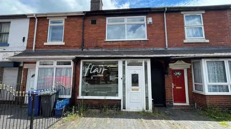 Mid Terrace Property - Hair Salon Conversion - Ready to Trade