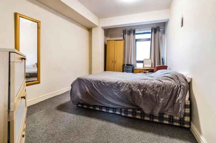 2 Bedroom Flat for Sale Manchester City Centre Near St Peters Square