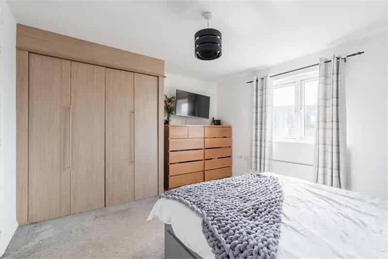 2 Bed House - End Terraced with 1 Reception Room