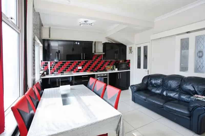 3 bedroom terraced house