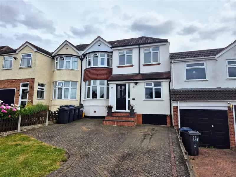 5 Bedroom Semi-Detached House for Sale