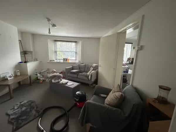 1 Bedroom Flat with Private Shed and Parking