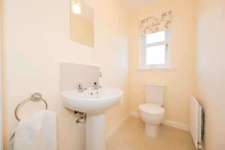 2-Bed Mid-Terrace Maisonette with Parking Gas Central Heating