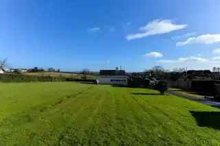 Detached Bungalow Two Three Bedrooms Ample Parking Lisbane