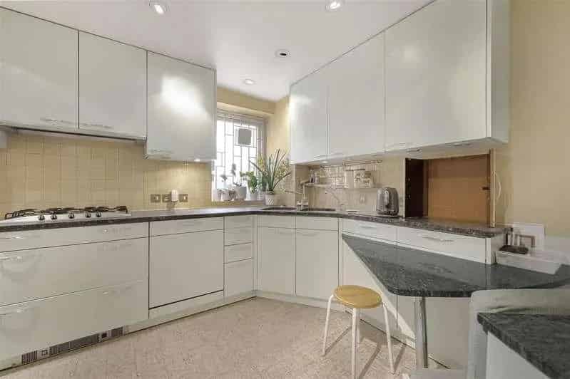 3 Bed Flat for Sale Opposite Hampstead Heath