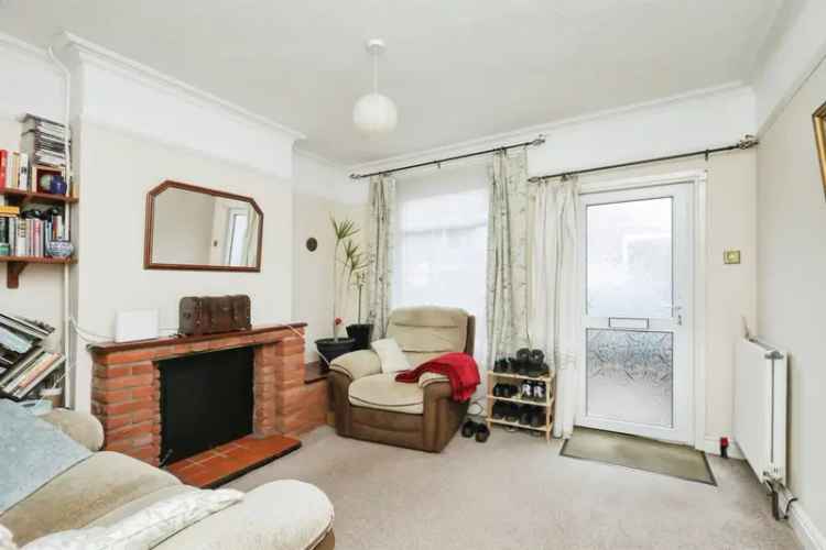 2 Bedroom Victorian Terrace House Near City Centre