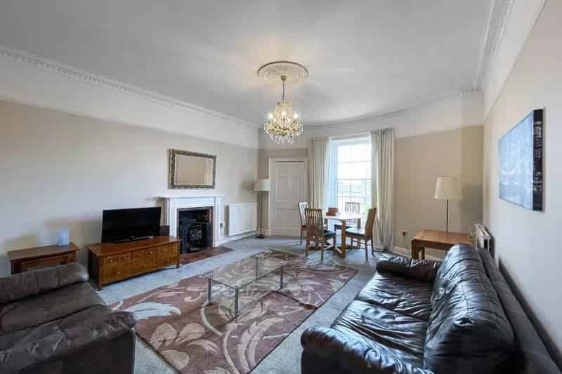 3 Bedroom Flat to Rent in Edinburghs Georgian New Town