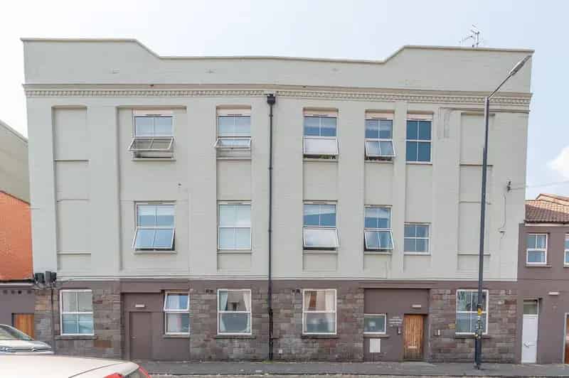 2 Bedroom Flat for Sale in Ashton Bristol BS3