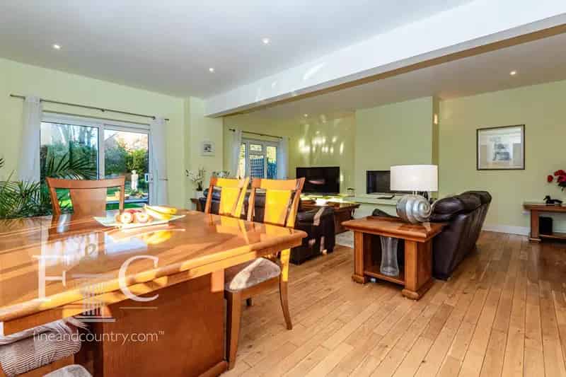 5 Bedroom Detached House Waltham Abbey
