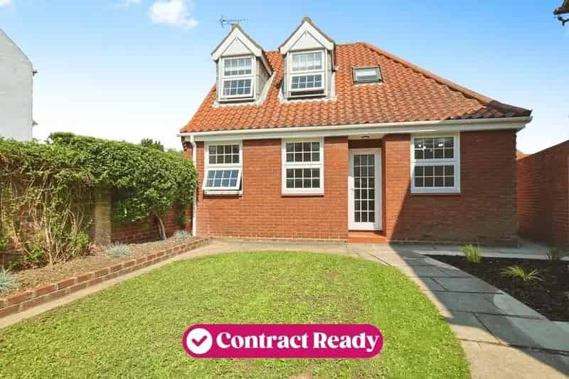 4 Bedroom Link Detached House For Sale