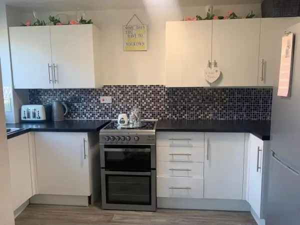 Flat For Rent in Tonbridge and Malling, England