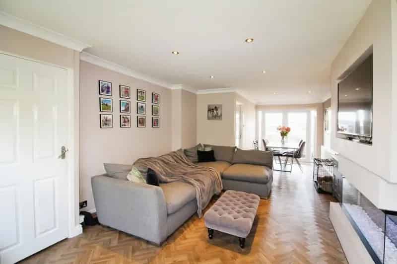 3 Bedroom Semi Detached House for Sale Scholes West Yorkshire