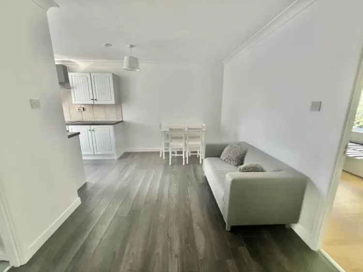 2 Bedroom Flat for Sale near Brentwood Station