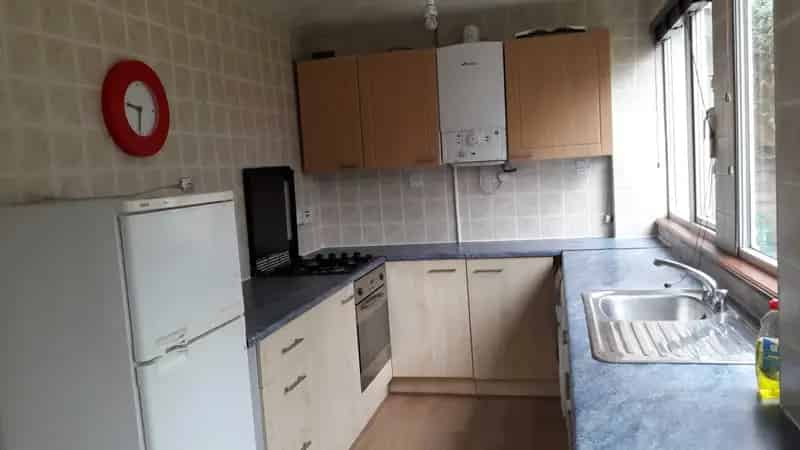 3 Bedroom Semi Detached House to Rent Roundhay Leeds