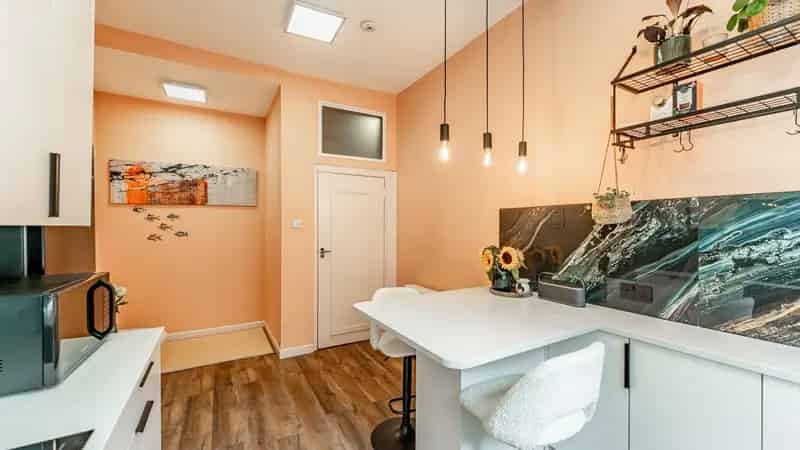Modern 1-Bedroom Flat in Thornwood Near Amenities and Transport