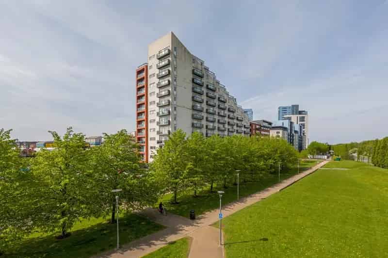 2 Bedroom Apartment for Sale Glasgow Harbour