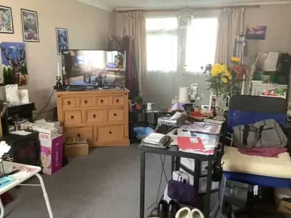 1 Bedroom Bungalow Near Shops Large Lounge