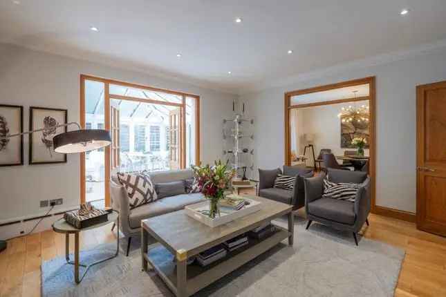 5 Bedroom House for Sale in St John's Wood NW8