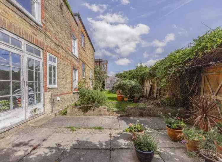 House For Sale in London, England