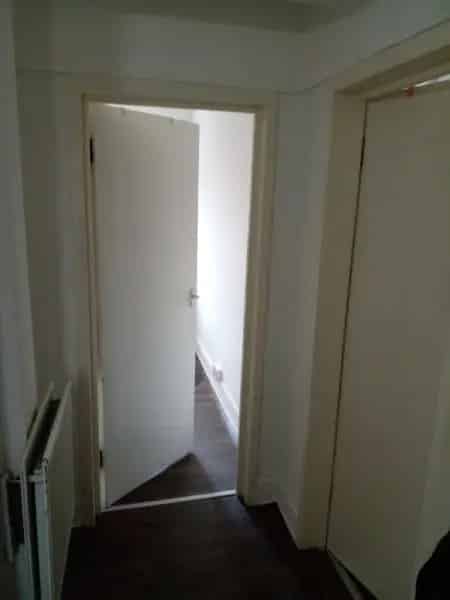 1-Bedroom Flat Near Transportation Shopping and Schools