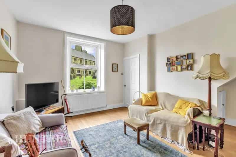 2 Bed Flat for Sale Wardle Village Near Watergrove Reservoir