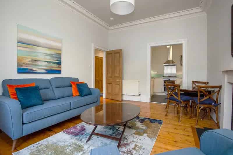 2 Bedroom Flat House to Rent in Edinburgh's New Town