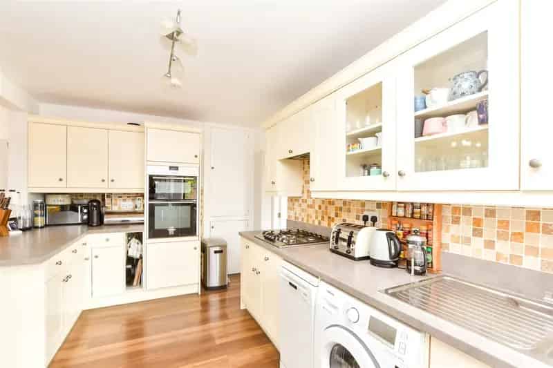 4 Bedroom Semi-Detached House for Sale Near Town and Stations