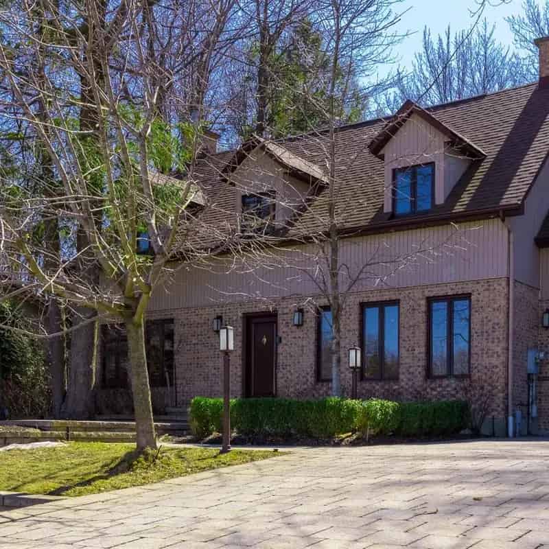 Lorraine High-End Home Near Parks and Amenities
