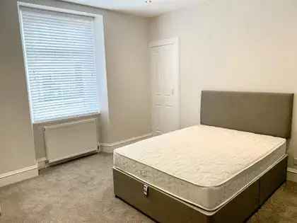 2 Bed Furnished Flat 69m² Aberdeen City Centre