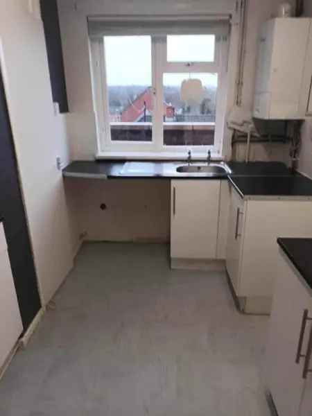 2 Bed Masonette Canley Near Shops