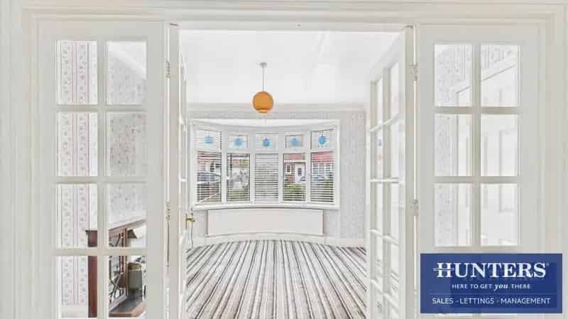 3 bedroom House
 For Sale 
Total Size: 1048 SQ FT