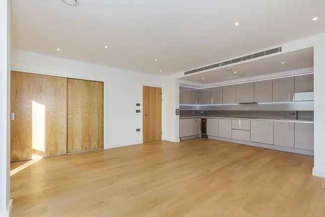 Flat for sale in Holland Park Avenue, London W11