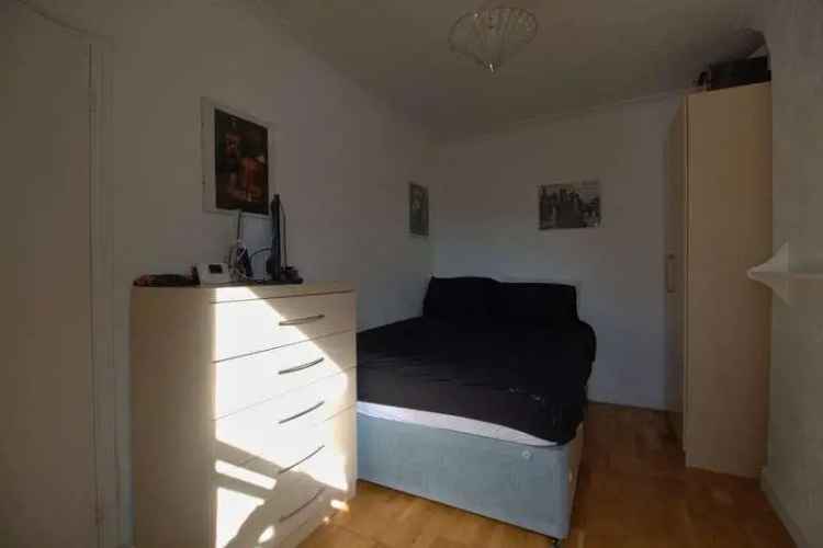 2 Bed Flat for Sale in North Watford - Duplex Maisonette