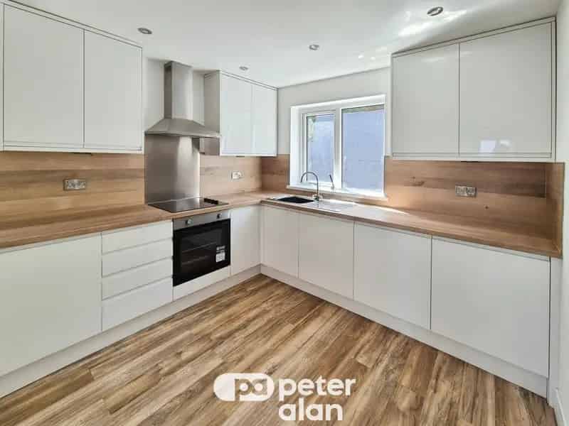 3 Bedroom Semi-Detached House Refurbished Available Now