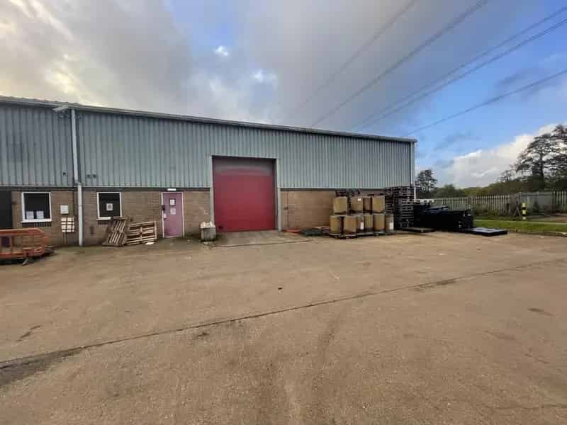 Wellington Industrial Unit 372.37 sq m Warehouse Office Parking