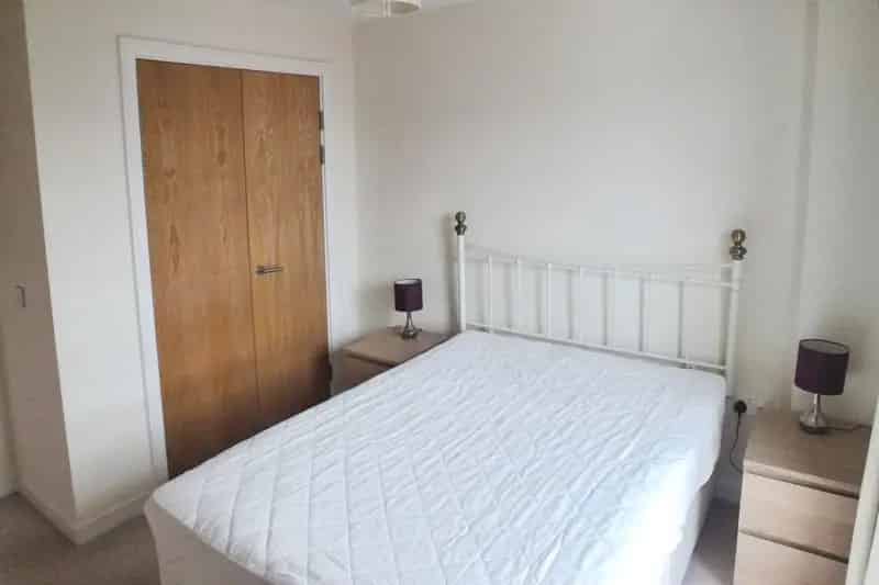 1 Bedroom Furnished Flat to Rent Near Cabot Circus