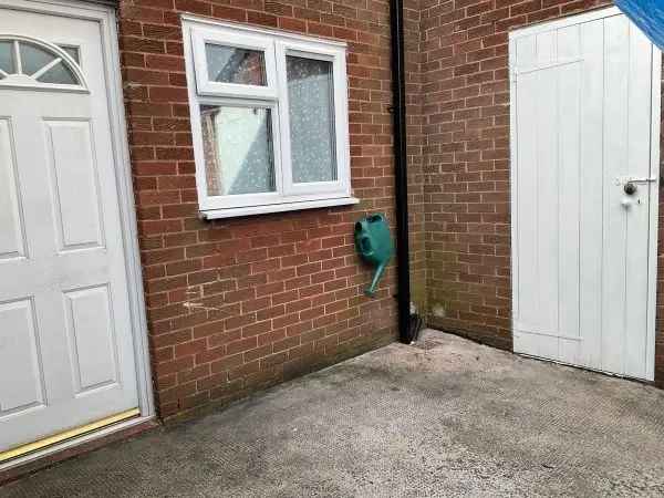 Bungalow For Rent in Croxdale, England