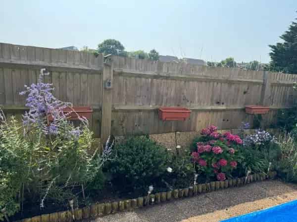 Ground Floor 2-Bed Flat Near Shops and Train Station