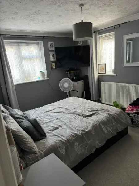 Flat For Rent in Lewes, England