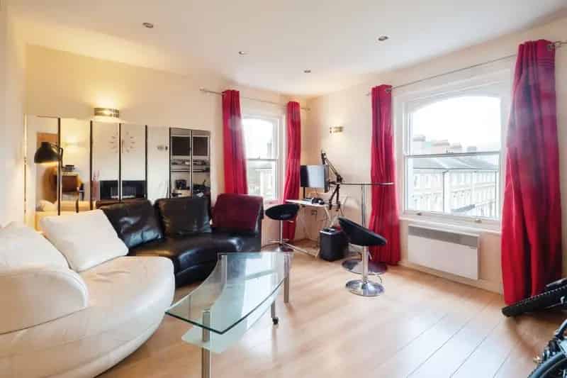 One Bedroom Furnished City Centre Apartment Electric Heating