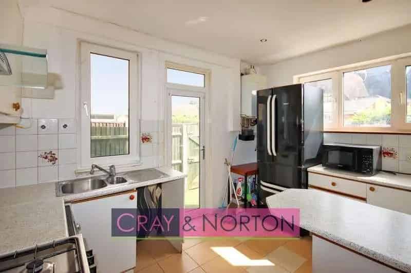 3 Bed House for Sale in Addiscombe