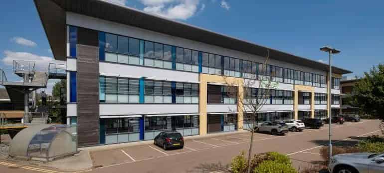 Commercial property For Rent , Crawley, England