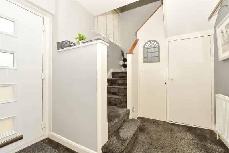 3 Bedroom Semi-Detached Seaside House for Sale