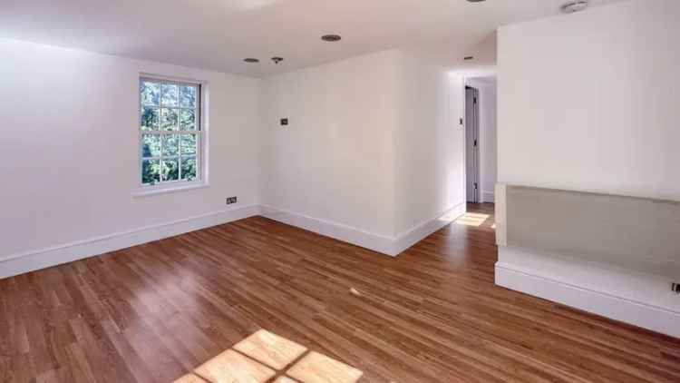 3 Bedroom Townhouse for Sale in Trowbridge