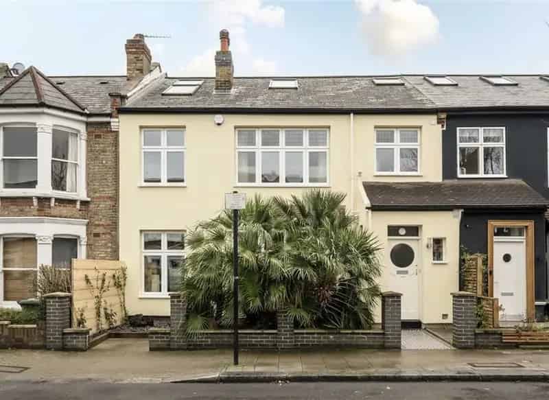 5 Bedroom House with Garden House and Large Garden
