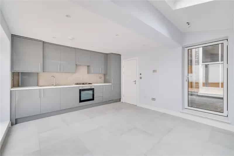 2 Bedroom Flat Near Parsons Green Tube