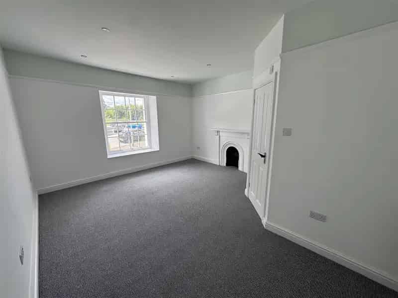 1 Bedroom Semi-Detached House Exeter