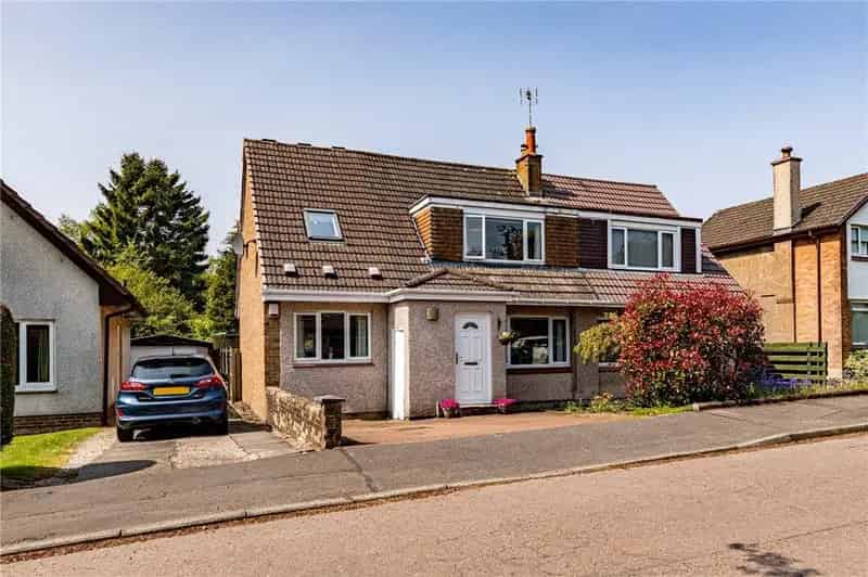 4 Bedroom Semi Detached House for Sale in Bearsden Near Glasgow